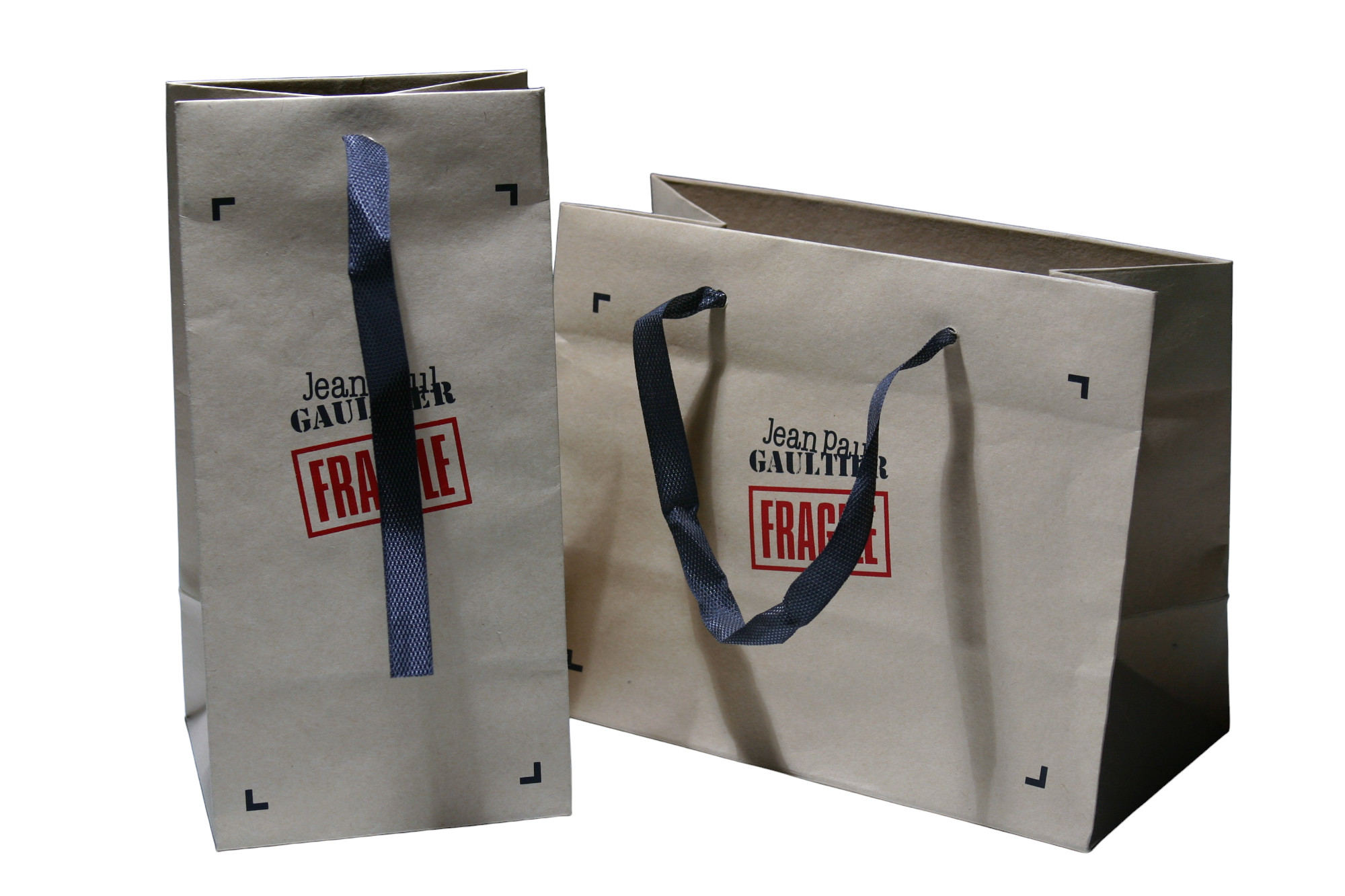 sac papier luxe écologique en kraft brun recyclé FSC sac papier recyclé - ruban noir - logo JEAN PAUL GAULTIER